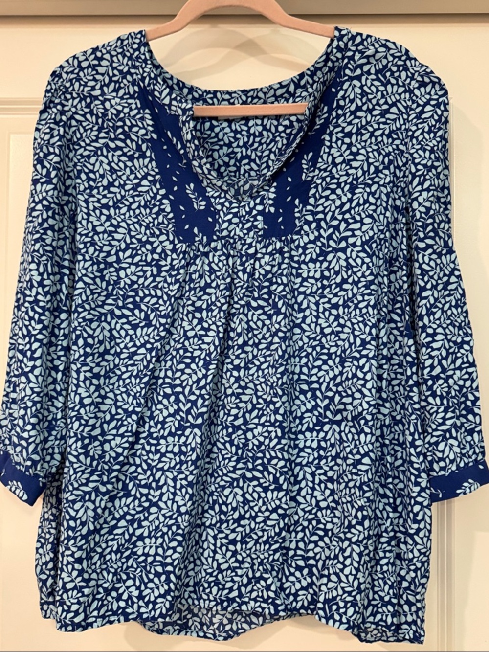 J. Jill Navy and Light Blue Leaf-Print V-Neck Tunic